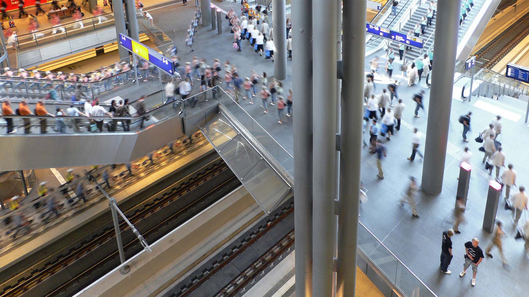 HbfHauptbahnhof, fotomediale Arbeit von Albert Gehret